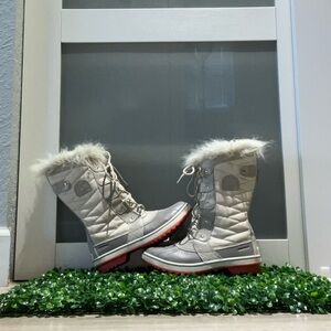 Sorel Gray and Cream Fur-Lined Winter Boots